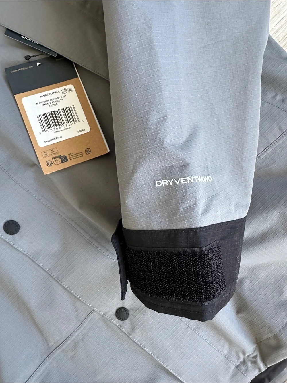 The north face Men’s DRYVENT™ Mono Mountain Jacket